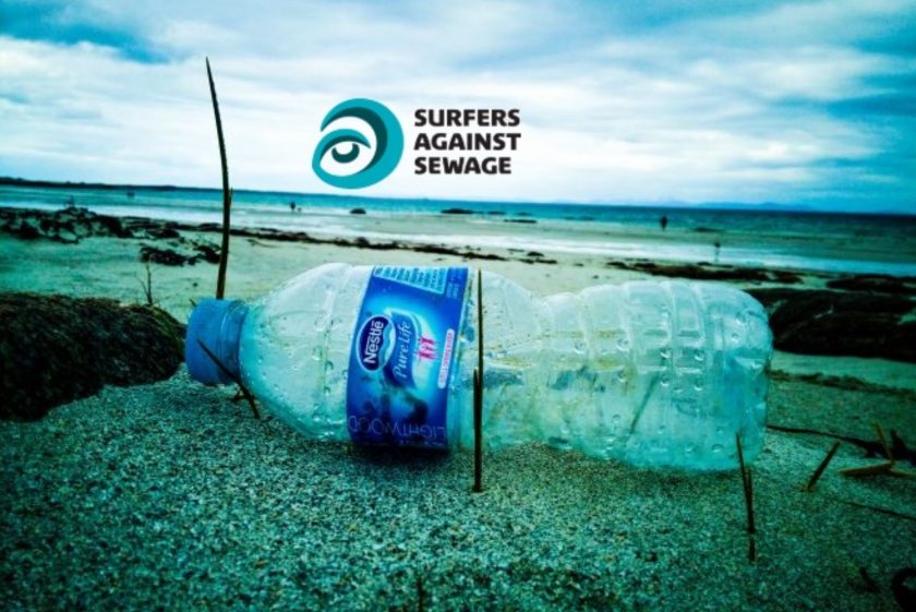 Gli inglesi dichiarano guerra alle plastiche monouso