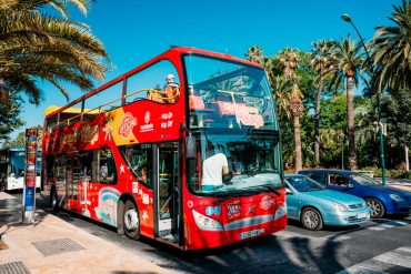 In Indonesia l’autobus si paga con le bottiglie plastica