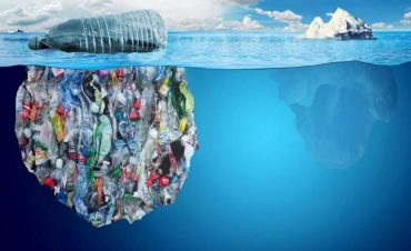 Scoperto l’enzima che mangia la plastica presente nei mari
