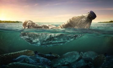 Il petrolio a basso costo rischia di far scomparire l’industria della plastica riciclata